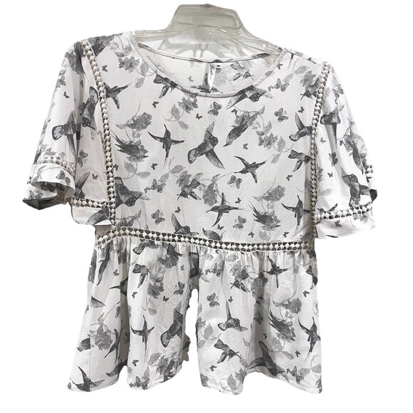 ANDREE BY UNIT Tops - Andree By Unit Cream Gray Butterfly Hummingbird Peplum Top Flutter Sleeves M